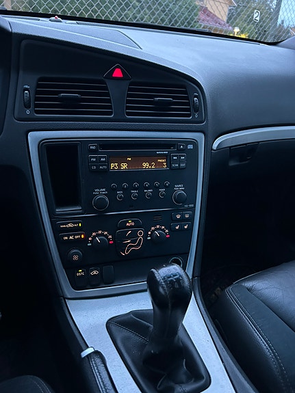 Volvo V70 6 of 12