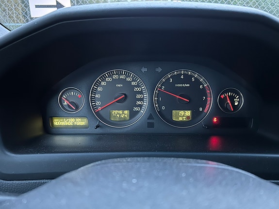Volvo V70 5 of 12