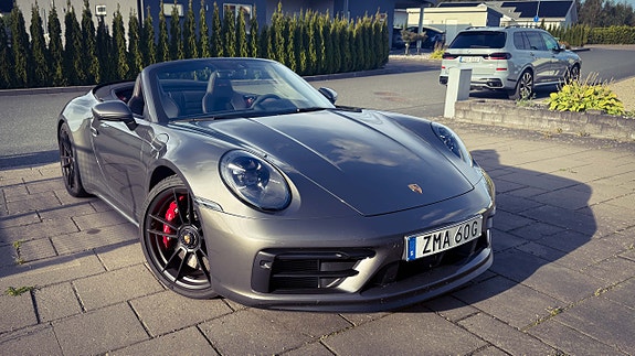 Porsche 911 Carrera 4 GTS 3 of 6