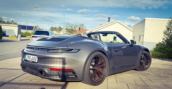 Porsche 911 Carrera 4 GTS 4 of 6