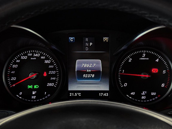 Mercedes-Benz GLC220 d 28 of 30