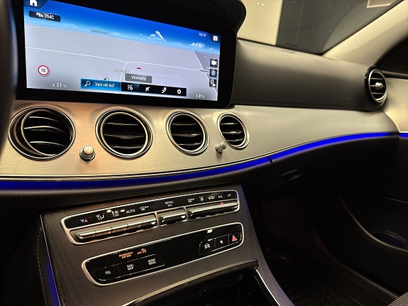 Mercedes-Benz E300 19 of 23