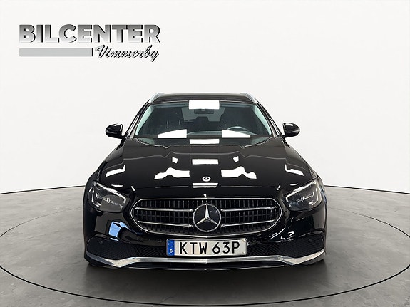 Mercedes-Benz E300 11 of 23