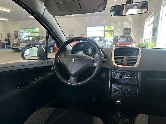 Peugeot 207 11 of 19