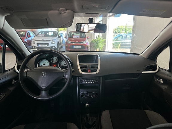 Peugeot 207 14 of 19
