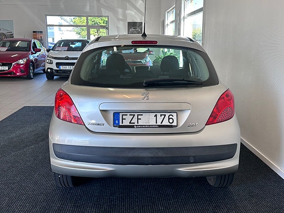 Peugeot 207 3 of 19