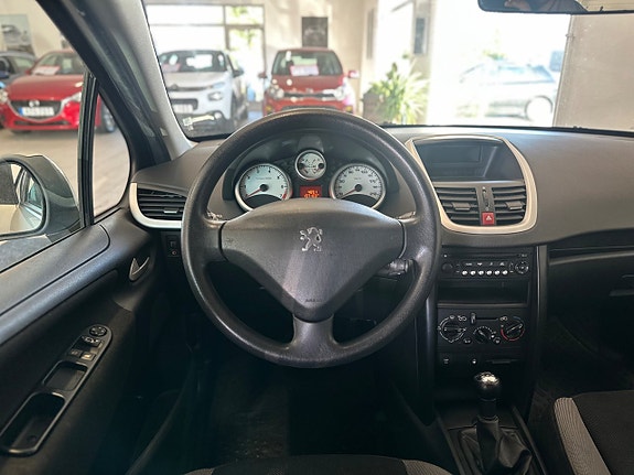 Peugeot 207 18 of 19