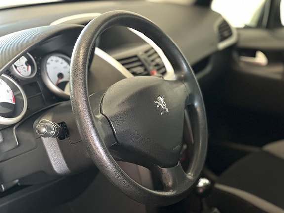 Peugeot 207 10 of 19