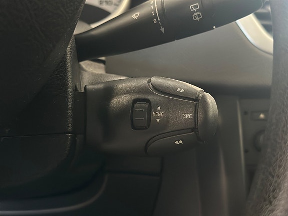 Peugeot 207 16 of 19
