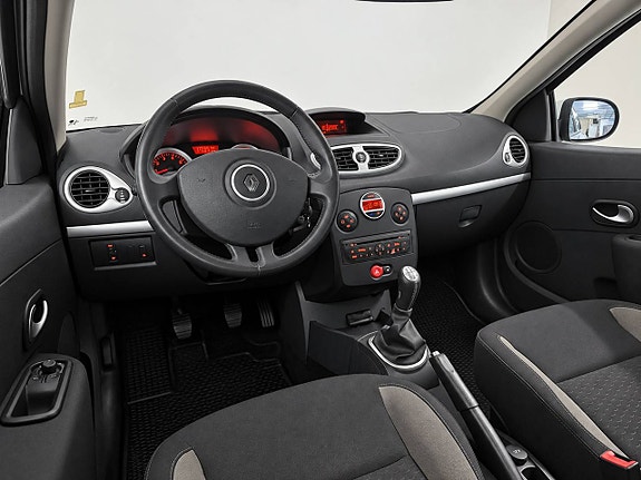 Renault Clio 8 of 11