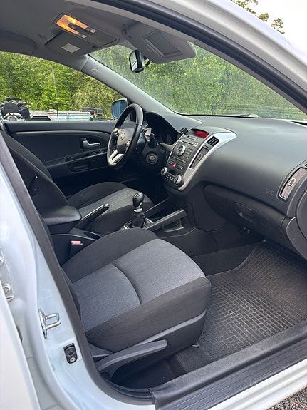 Kia Ceed 7 of 9