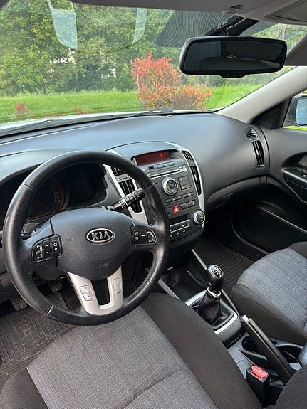 Kia Ceed 5 of 9