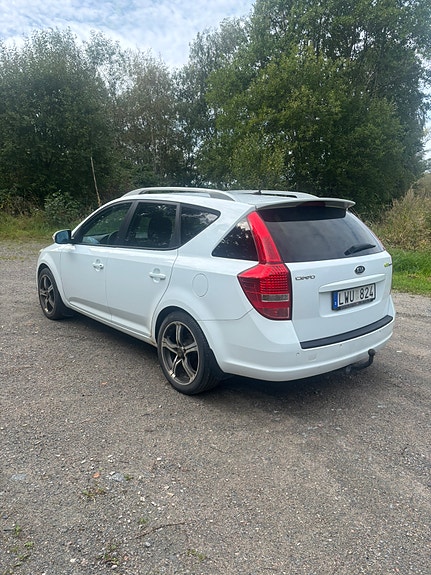 Kia Ceed 3 of 9