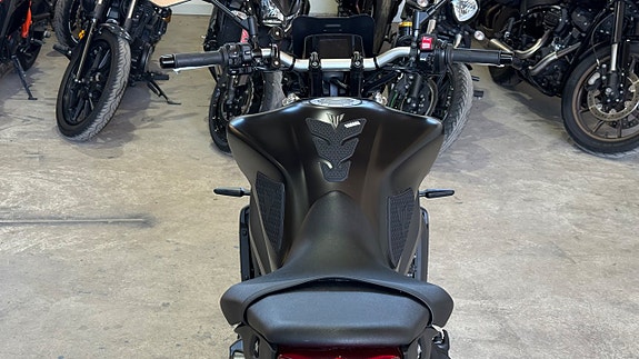 Yamaha Mt09 Helsystem låga mil 0kr insats 11 of 13