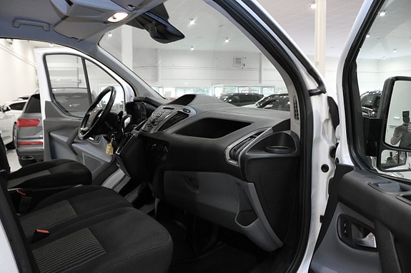 Ford Transit Custom 12 of 20