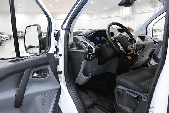 Ford Transit Custom 10 of 20