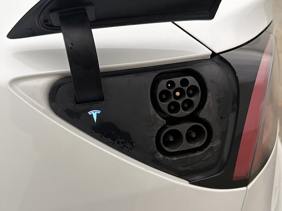 Tesla Model 3 10 of 30