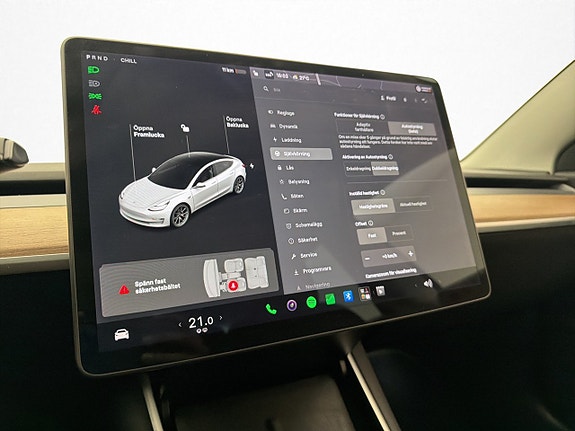 Tesla Model 3 24 of 30