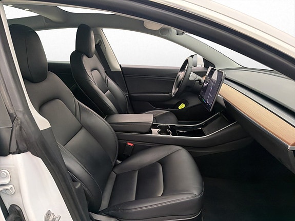 Tesla Model 3 11 of 30