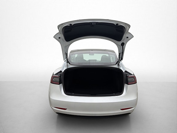 Tesla Model 3 9 of 30