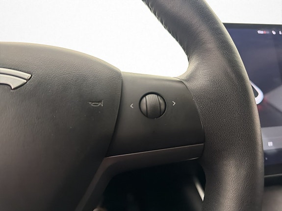 Tesla Model 3 20 of 30