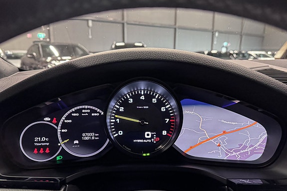 Porsche Cayenne 15 of 20