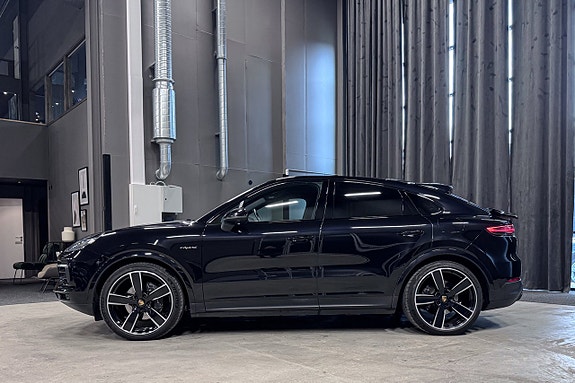 Porsche Cayenne 3 of 20