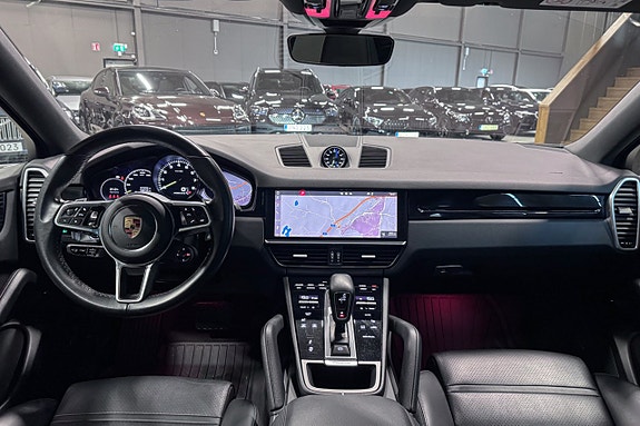 Porsche Cayenne 13 of 20