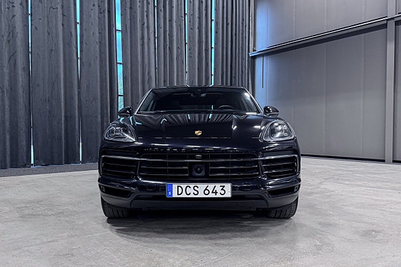 Porsche Cayenne 9 of 20