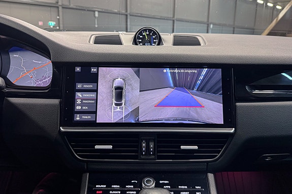Porsche Cayenne 16 of 20
