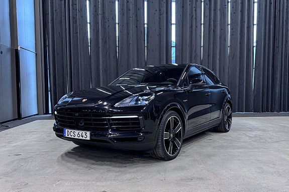 Porsche Cayenne 2 of 20