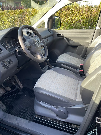 Volkswagen Caddy 2 of 3