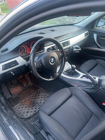 BMW 325i 5 of 6