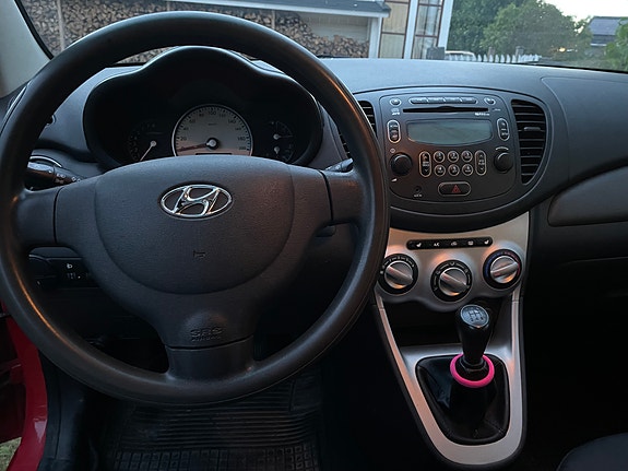 Hyundai i10 4 of 5