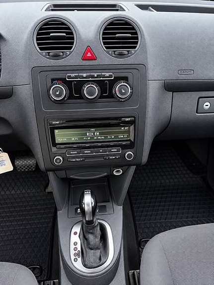Volkswagen Caddy Maxi 13 of 16