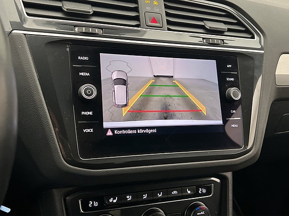 Volkswagen Tiguan 13 of 30