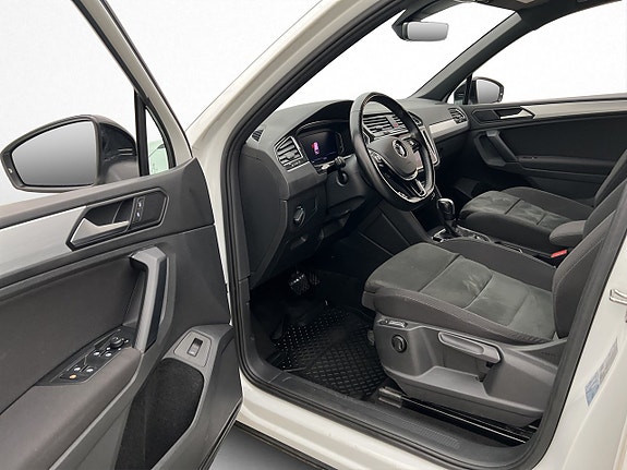 Volkswagen Tiguan 12 of 30