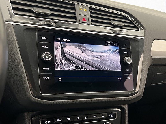 Volkswagen Tiguan 19 of 30