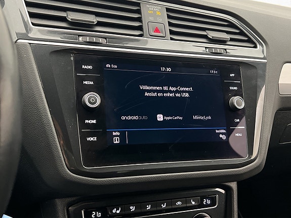 Volkswagen Tiguan 17 of 30