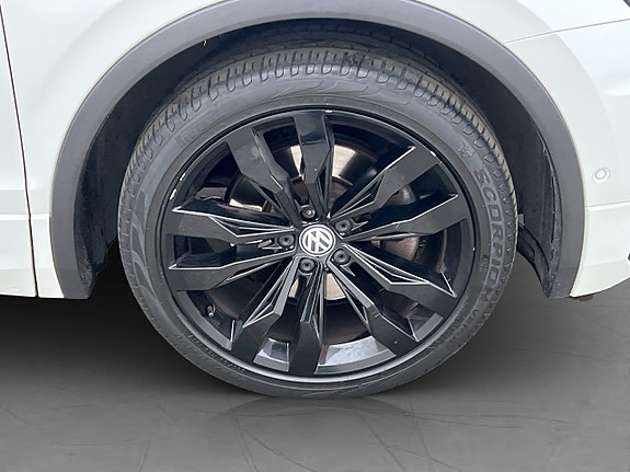 Volkswagen Tiguan 30 of 30