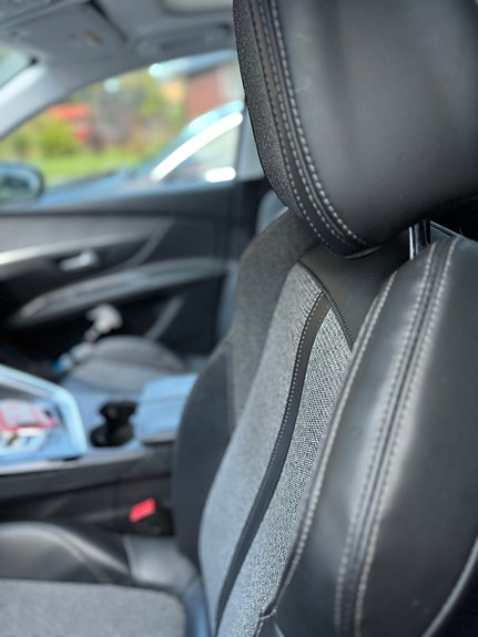 Peugeot 5008 3 of 5