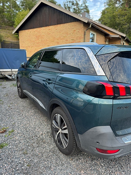 Peugeot 5008 5 of 5