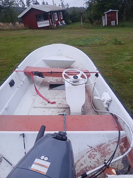 Örnvik 400 med Yamaha 6 hk och båtkärra – 12 000 kr 3 of 6