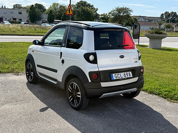 Microcar 3 of 4