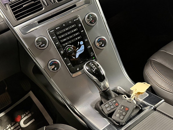 Volvo XC60 17 of 29