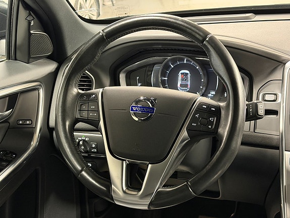 Volvo XC60 12 of 29