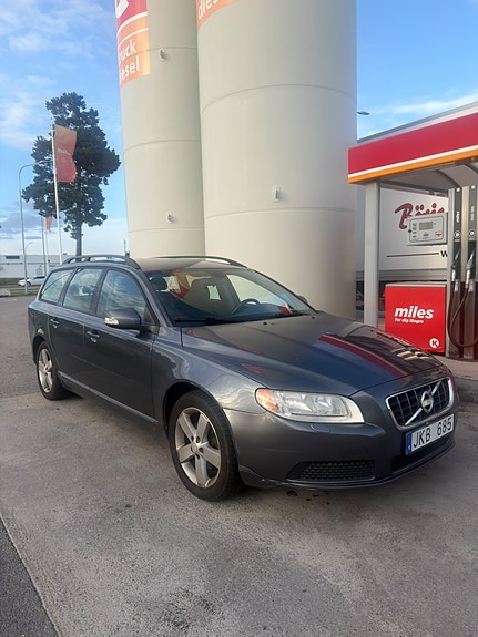 Volvo V70 4 of 5