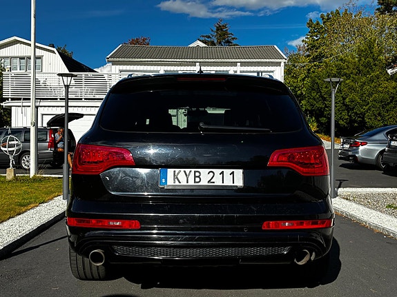 Audi Q7 4 of 12