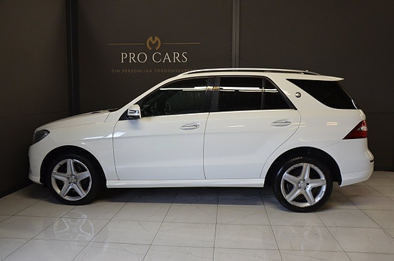 Mercedes-Benz ML350 3 of 23