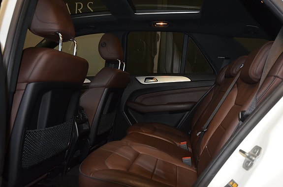 Mercedes-Benz ML350 21 of 23